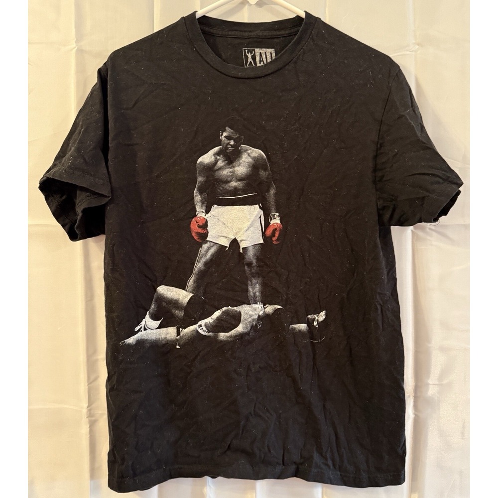 Muhammad Ali Knockout Victory Red Boxing Gloves Graphic T-Shirt Size Large Black